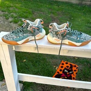 Men’s Adidas Hoops Stepback 3